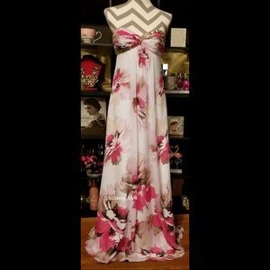 Cach'e strapless floral Maxi dress